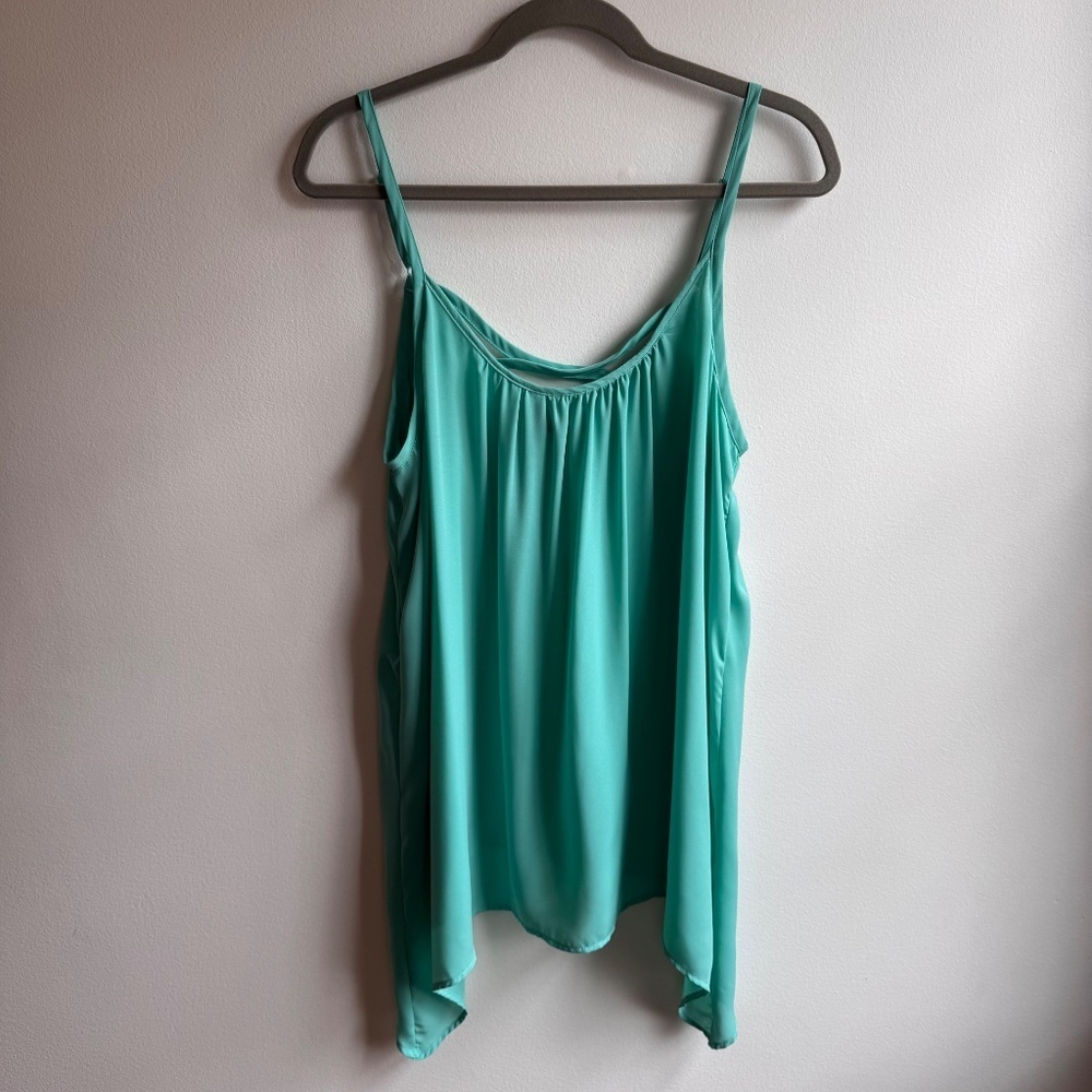 Torrid Plus 1X Georgette Shark‑bite Hem Camisole Fast Chicago Shipping Summer - Picture 5 of 6